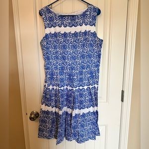 Maggy London sleeveless floral cocktail dress